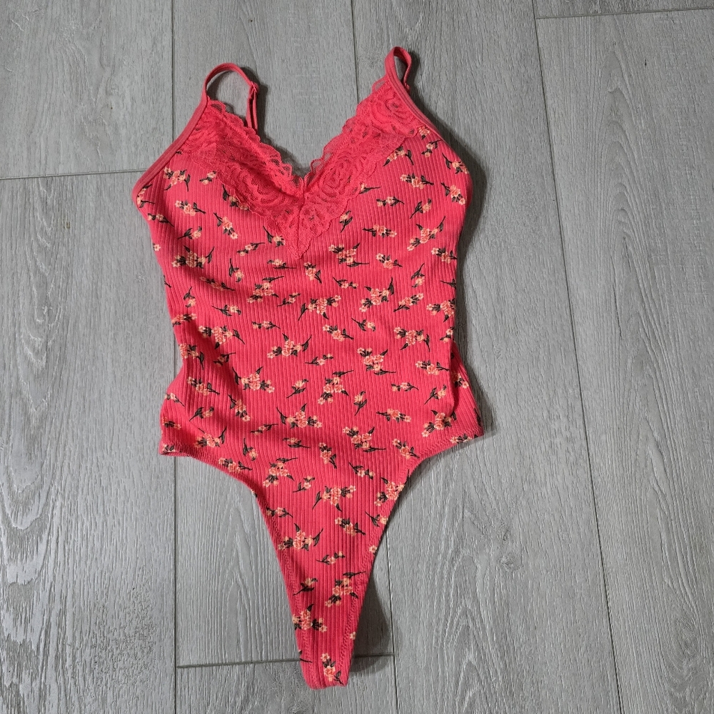 PINK NWT Floral Thong Bodysuit Small